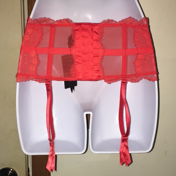 Victoria Secret garter belt - Picture 6 of 7